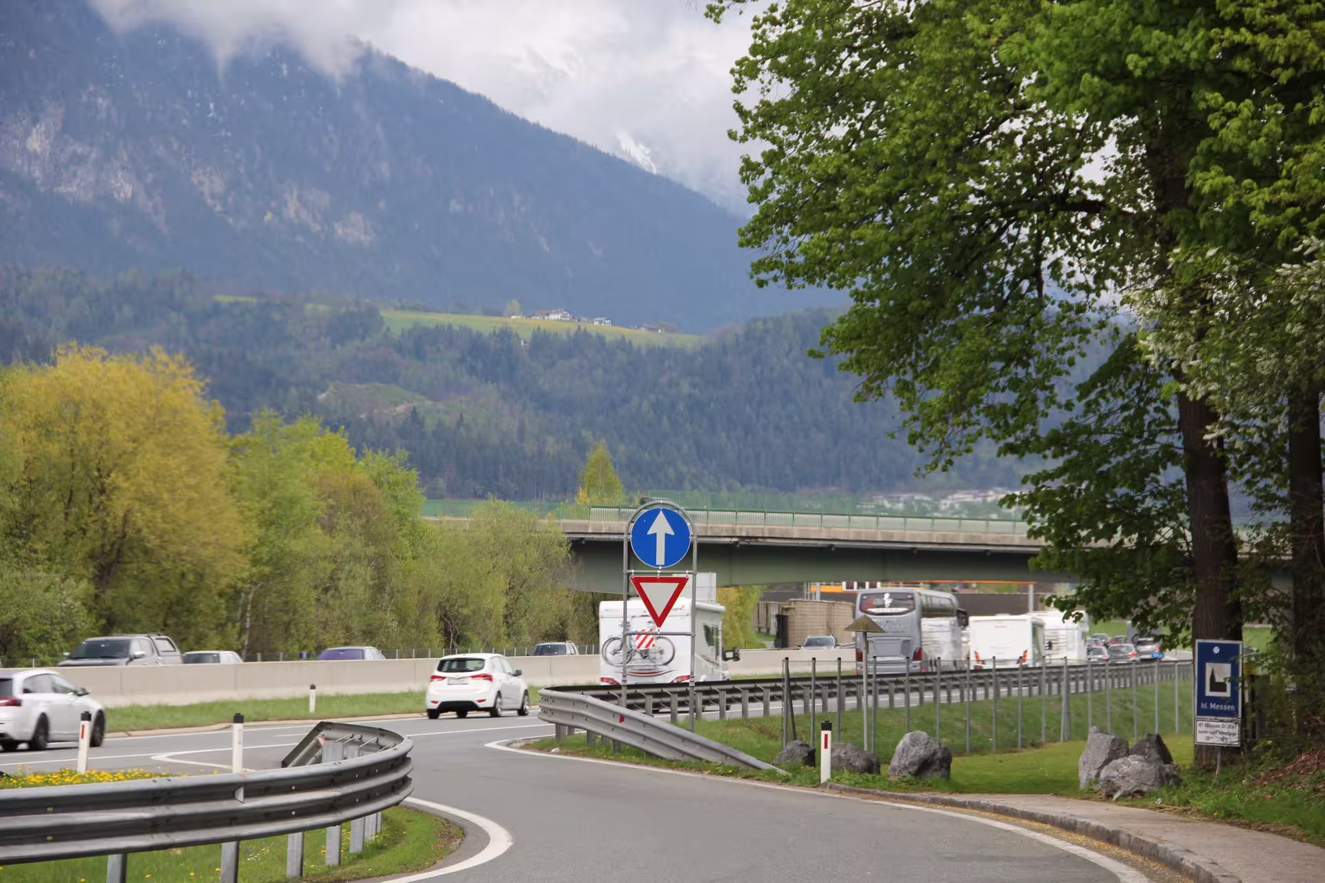 Highway driving practice for the full G road test.